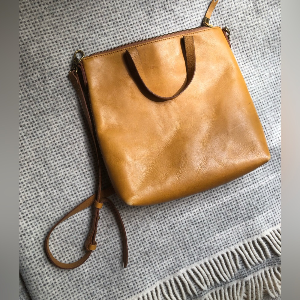 Madewell Leather Tote Medium Zip-Top Tinted Crossbody Bag